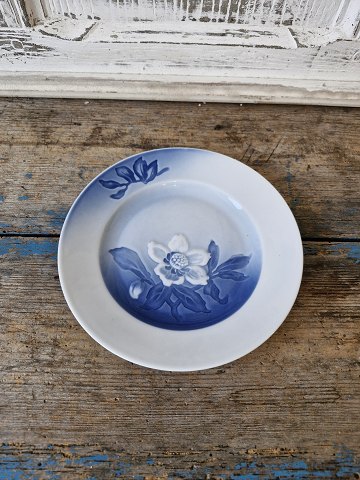 B&G Christmas rose large cake plate no. 616 - 17.5 cm.