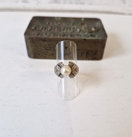 Vintage ring i 14 kt guld med akoya perle