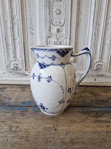 Royal Copenhagen Musselmalet halvblonde stor mælkekande no. 562