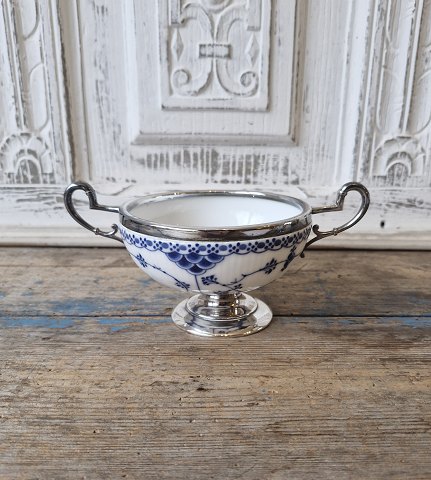 Royal Copenhagen Musselmalet halvblonde sukkerskål med forsølvet montering.