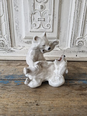 Royal Copenhagen Figurine - Playing Polar Bears No. 1107