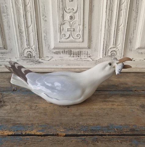 B&G figurine - large seagull with fish no. 1725