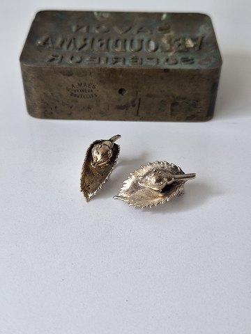 Eggert vintage ear clips in the shape of rose buds made of gold-plated sterling silver