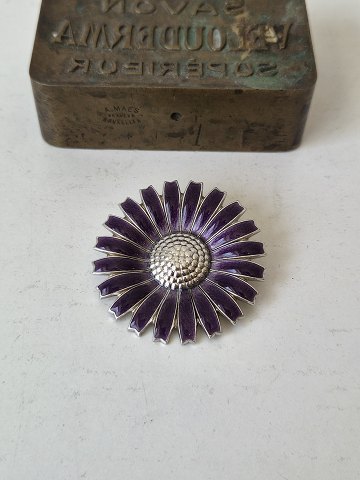 Georg Jensen Marguerite brooch/pendant in silver with purple enamel