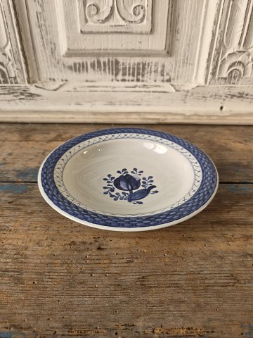 Aluminia - Royal Copenhagen Tranquebar bowl No. 11/926