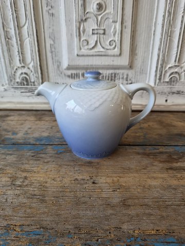 B&G Blue Tone small teapot no. 1054/822