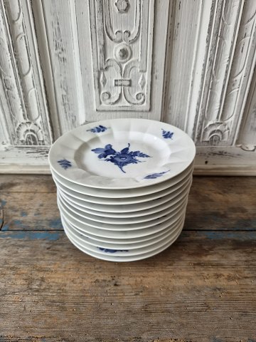 Royal Copenhagen Blue Flower large cake plate no. 8518 – 17,5 cm.