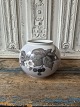 Royal Copenhagen stor kuglevase dekoreret med brombærranke no. 288/42B